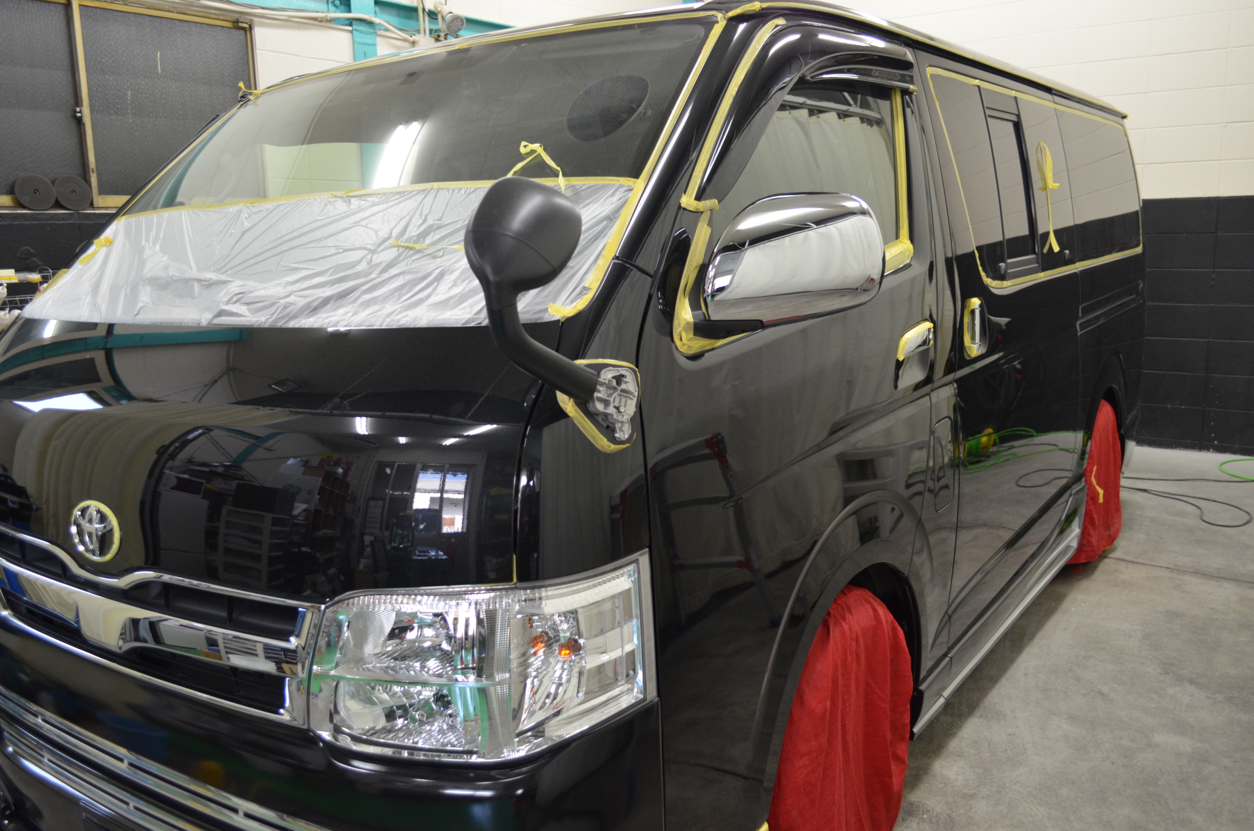 TOYOTA HIACE